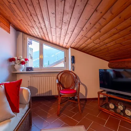 Loppia Secret Mansarda By Wonderful Italy *