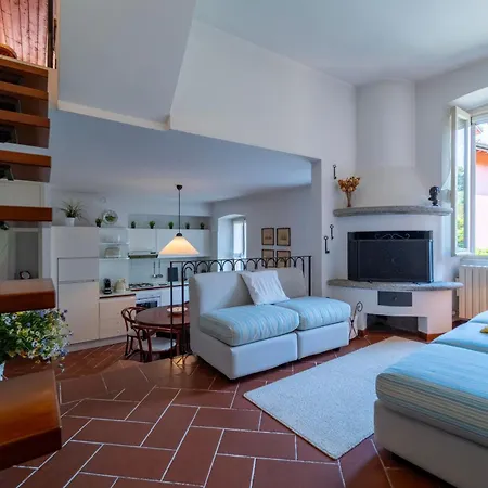 Apartment Loppia Secret Mansarda By Wonderful Italy