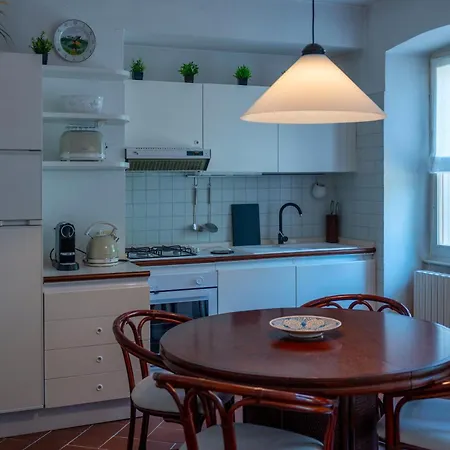 شقة Loppia Secret Mansarda By Wonderful Italy *