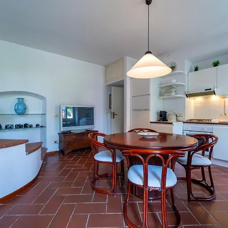 Loppia Secret Mansarda By Wonderful Italy شقة *