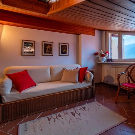 Loppia Secret Mansarda By Wonderful Italy شقة *