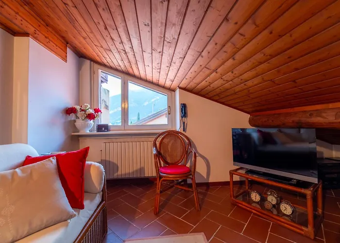 Loppia Secret Mansarda By Wonderful Italy *